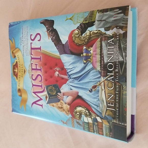 Misfits: Book by Jen Calonita - Picture 3 of 5